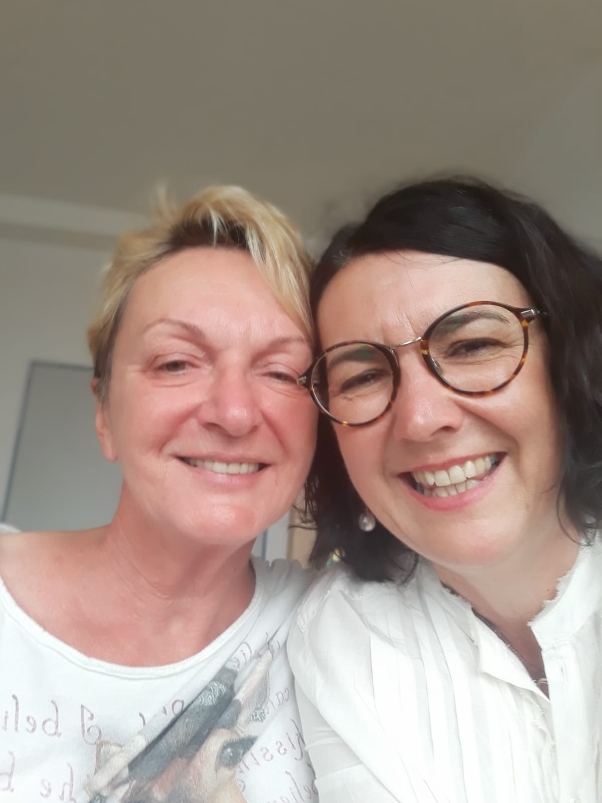 9EC6CCD9-F739-40AA-8342-DD51E98C0150